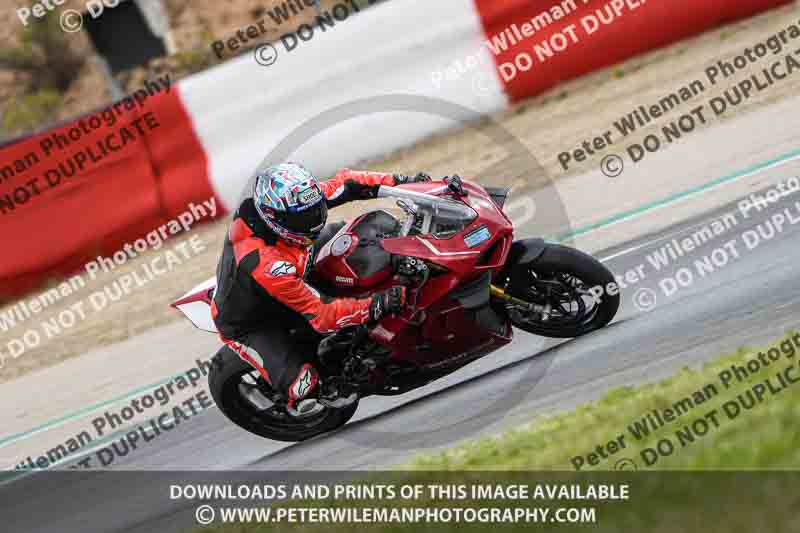 cadwell no limits trackday;cadwell park;cadwell park photographs;cadwell trackday photographs;enduro digital images;event digital images;eventdigitalimages;navarra;no limits trackdays;peter wileman photography;racing digital images;trackday digital images;trackday photos